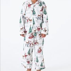 Boys Pottery Barn Kids Christmas Pj’s